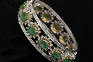 Emerald Shine Bangle